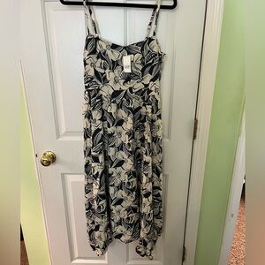 NWT Gap Squareneck Handkerchief Hem Floral Midi Dress